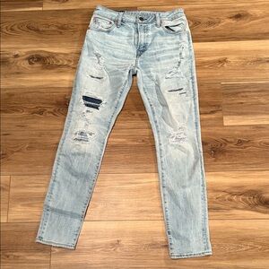 Men’s American Eagle Athletic Skinny 30x32 Distressed Light Blue Jeans